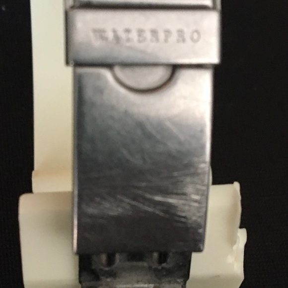 🔆SOLD🔆GUESS w/WORKING BATTERY/ WATERPROOF WATCH/ #G801591 - Picture 2 of 3